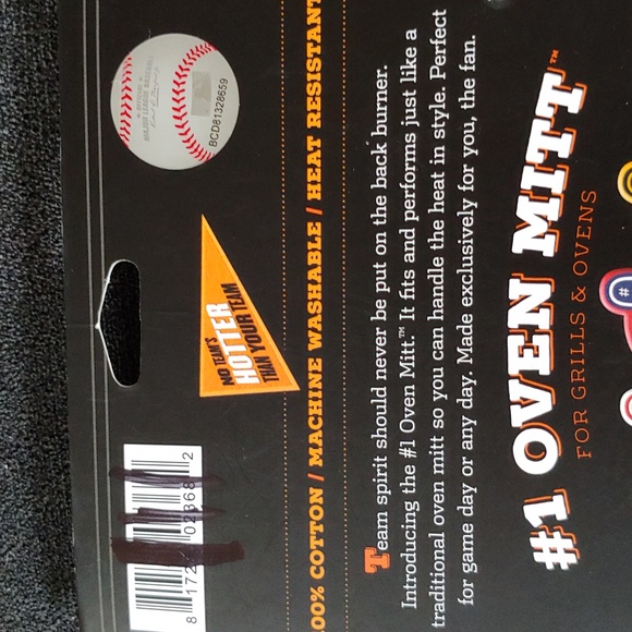 Red sox oven mitt - Picture 2 of 5